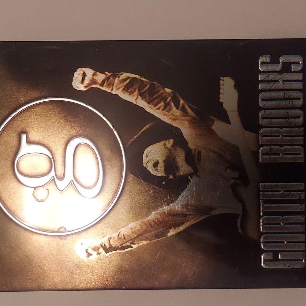 Garth brooks the entertainer 5 disc DVD in metal storage‎ container